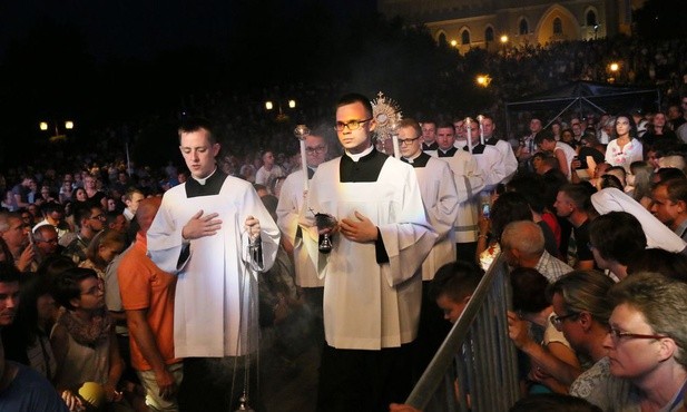 Wniesienie na plac Zamkowy Najświętszego Sakramentu