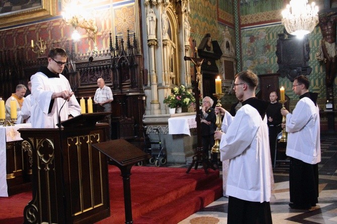 Ponowne wprowadzenie relikwii bł. Salomei do bazyliki franciszkanów