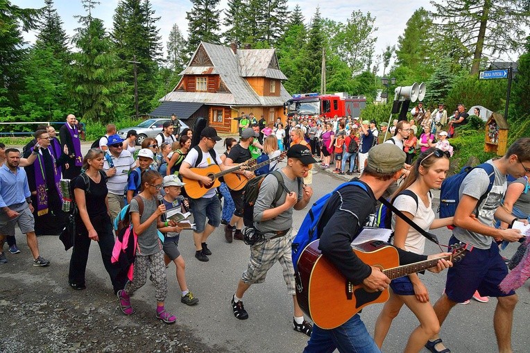 Pielgrzymka Sursum Corda cz.1