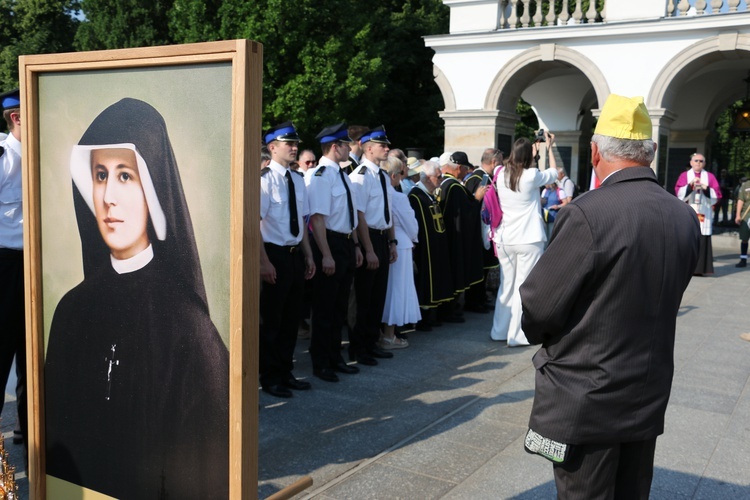 ​Dziękczynna procesja w Święto Dziękczynienia