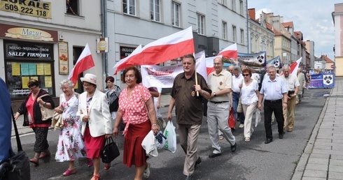 Trzeba pamiętać i rozliczać historię