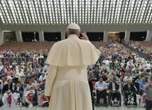 Franciszek: Nie ulegajmy wszechobecnej dynamice mediów