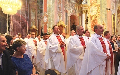 ▲	W uroczystości wzięli udział także księża święceni w diecezji zamojsko-lubaczowskiej. 