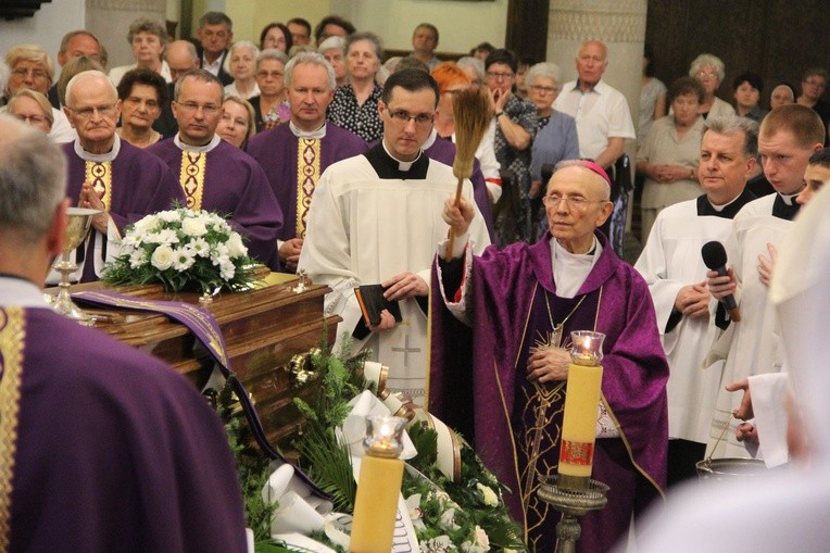 Księże biskupie, odchodzę. W miłosierdziu Bożym pokładam nadzieję