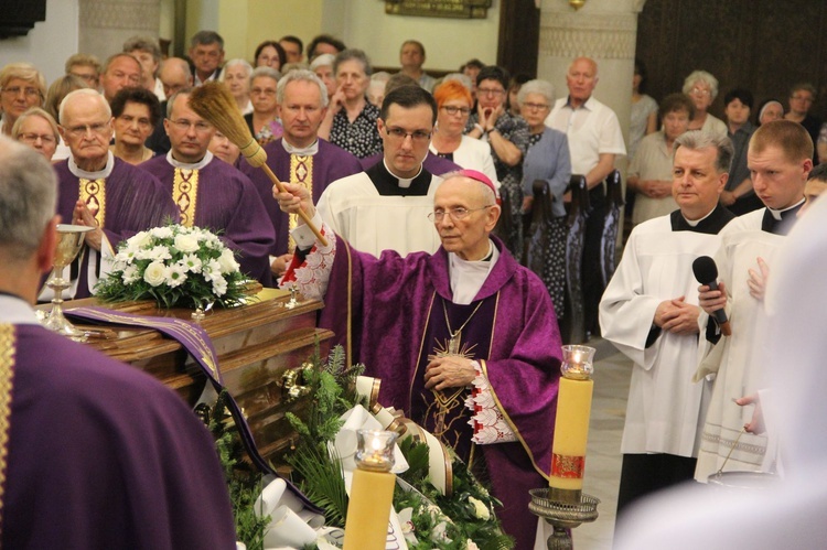 Pożegnanie śp. ks. P.M. Gajdy w tarnowskiej katedrze