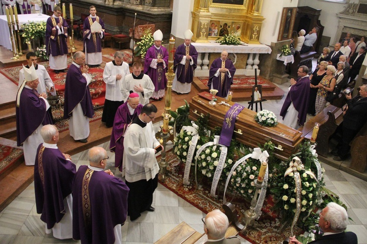 Pożegnanie śp. ks. P.M. Gajdy w tarnowskiej katedrze