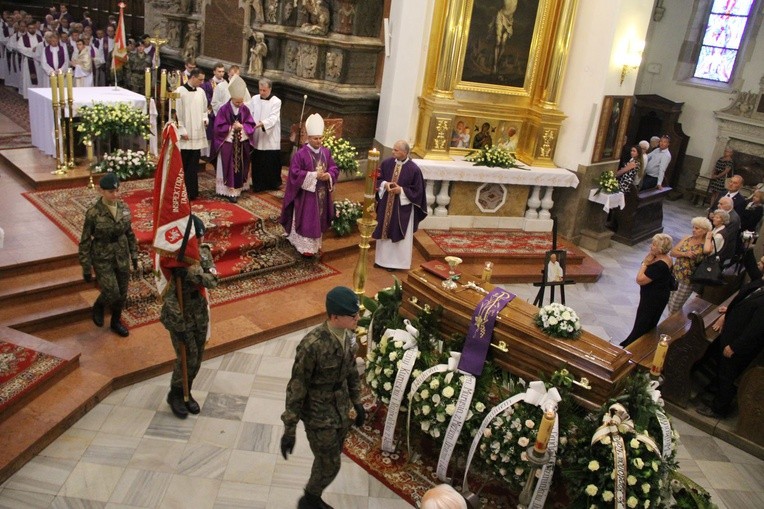 Pożegnanie śp. ks. P.M. Gajdy w tarnowskiej katedrze