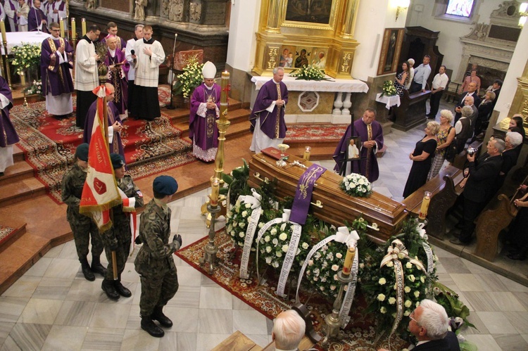 Pożegnanie śp. ks. P.M. Gajdy w tarnowskiej katedrze