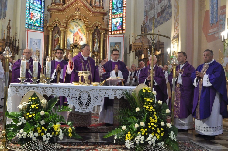 Pogrzeb ks. Gajdy w Porąbce Uszewskiej