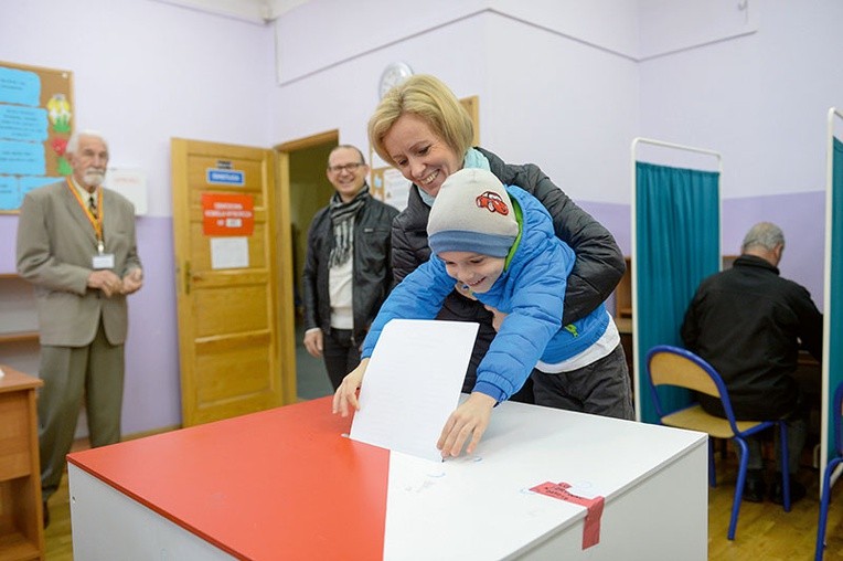 Głosowanie rodzinne ma złagodzić negatywne konsekwencje dla demokracji wynikające z demografii.