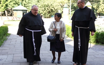 Zarzucali im, że usypiają naród