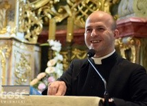 Ks. Damian Fleszer w kościele parafialnym św. Józefa Oblubieńca NMP w Świdnicy