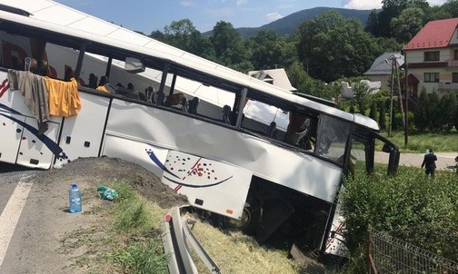 Ponad 40 osób poszkodowanych w wypadku na zakopiance