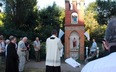 Modlitwa ekspiacyjna przy kapliczce w Oliwie