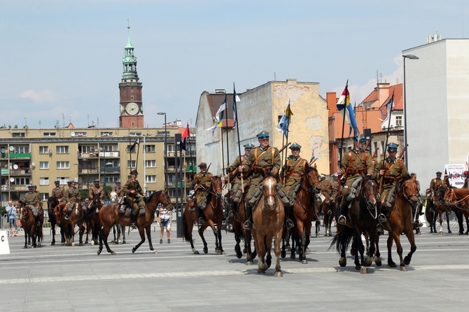 Ułani przejechali przez Wrocław