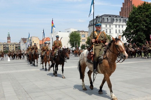 Ułani przejechali przez Wrocław