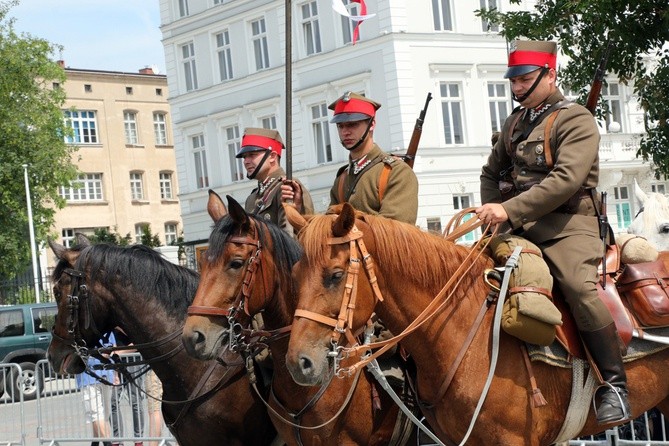 Ułani przejechali przez Wrocław