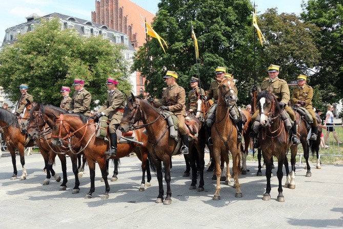 Ułani przejechali przez Wrocław