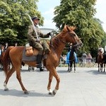 Ułani przejechali przez Wrocław