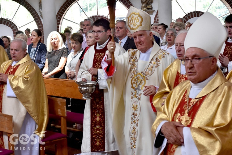 Konsekracja kościoła pw. Świętej Rodziny w Wałbrzychu