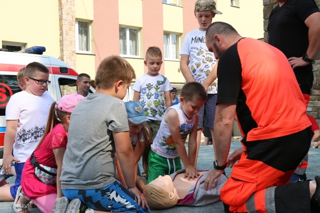 Festyn w parafii na radomskich Borkach