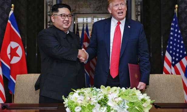 Korea Płn. popiera "całkowitą denuklearyzację Półwyspu Koreańskiego"