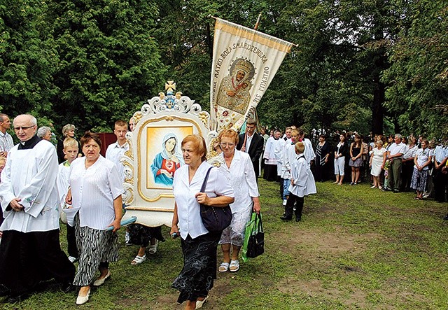 Uroczystości odpustowe w sanktuarium gromadzą tłumy.