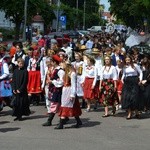 Korowód na 100-lecie niepodległości w Mławie