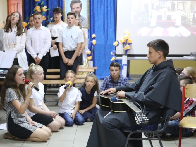 S. Berta Hernandez w szkole bł. Michała Tomaszka w Łękawicy