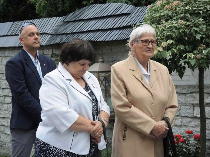 Tablica świętych Kawalerów Orderu Uśmiechu w Leśnej