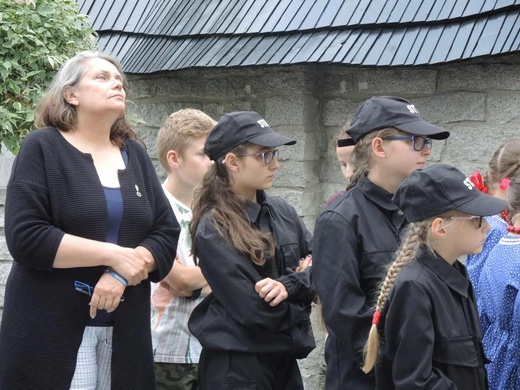 Tablica świętych Kawalerów Orderu Uśmiechu w Leśnej