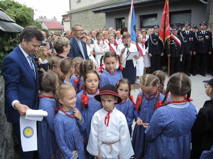 Tablica świętych Kawalerów Orderu Uśmiechu w Leśnej