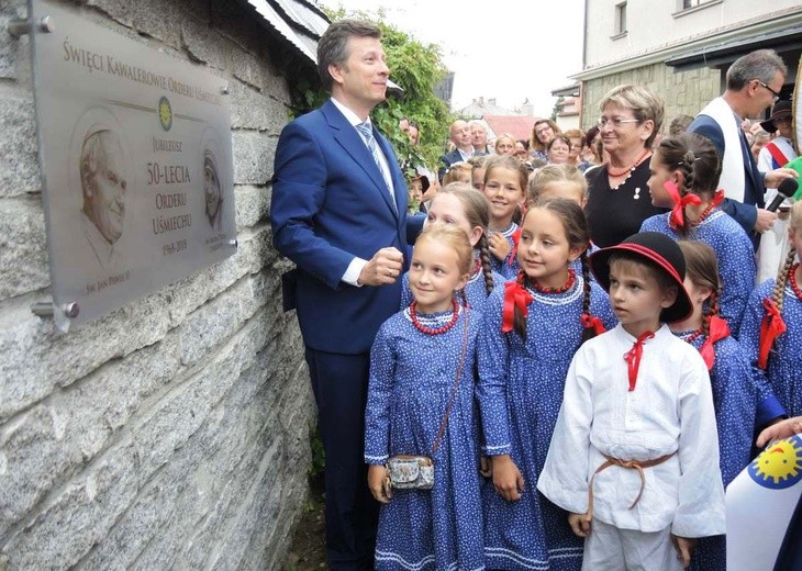 Tablica świętych Kawalerów Orderu Uśmiechu w Leśnej