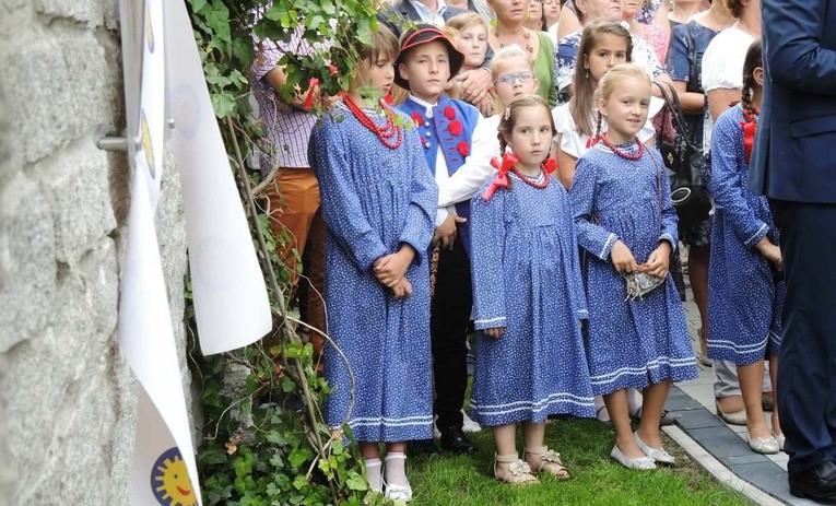 Tablica świętych Kawalerów Orderu Uśmiechu w Leśnej