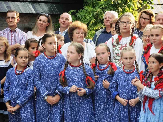 Tablica świętych Kawalerów Orderu Uśmiechu w Leśnej