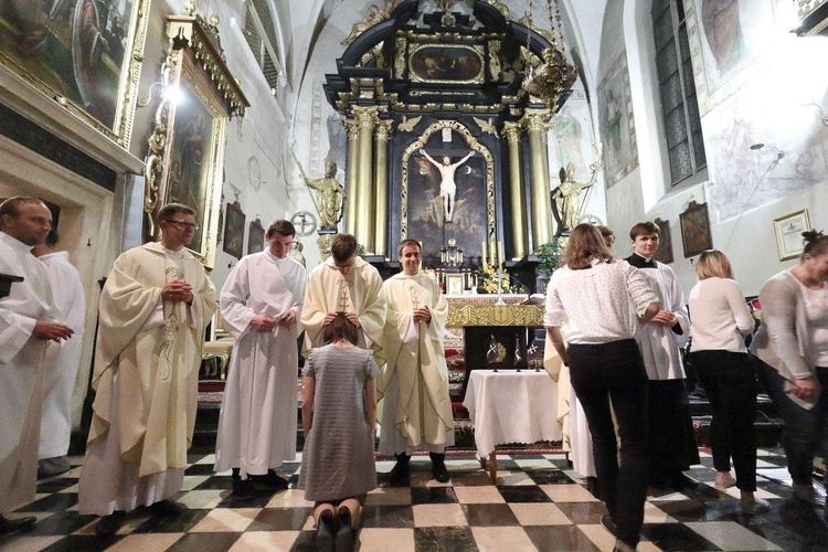 Prymicje w kościele Świętego Krzyża