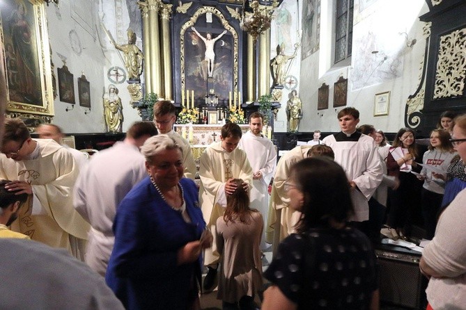 Prymicje w kościele Świętego Krzyża