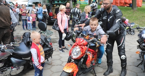 Uczestnicy pikniku będą podziwiać paradę motocyklistów.