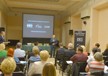Oficjalna inauguracja projektu w Warszawie. Przy mikrofonie wiceminister edukacji narodowej Maciej Kopeć.