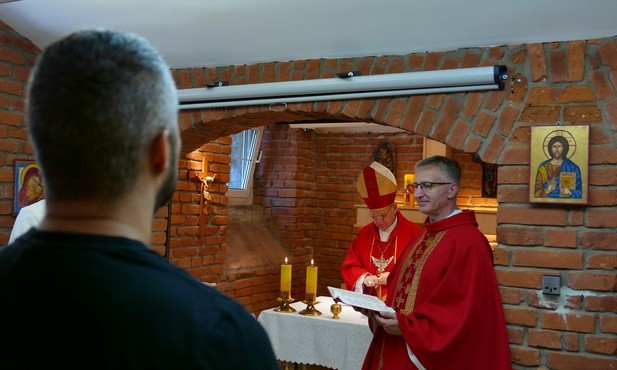 Wezmę córeczkę za rękę i pójdziemy do kościoła