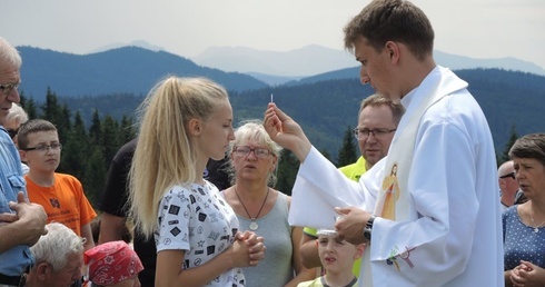 Ewangelizatorzy znów wyruszą w góry - na zdjęciu Msza św. na Krawcowym Wierchu 22 lipca ub.r.