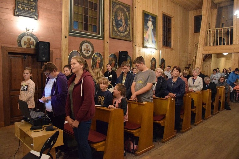 V Gminne Czuwanie ze św. Janem Pawłem II 