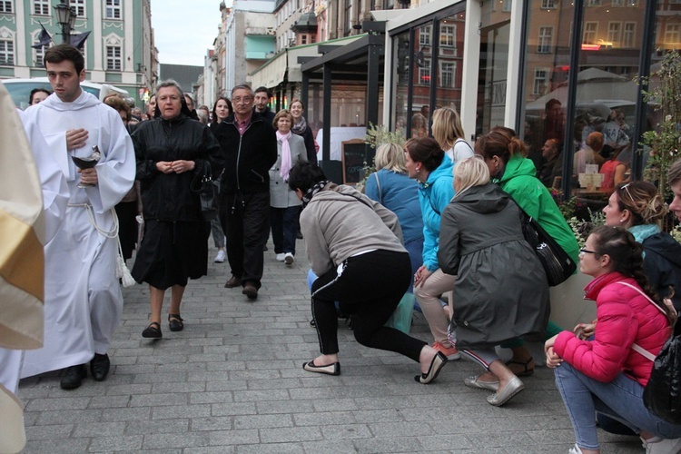 Procesja ewangelizacyjna ulicami Wrocławia