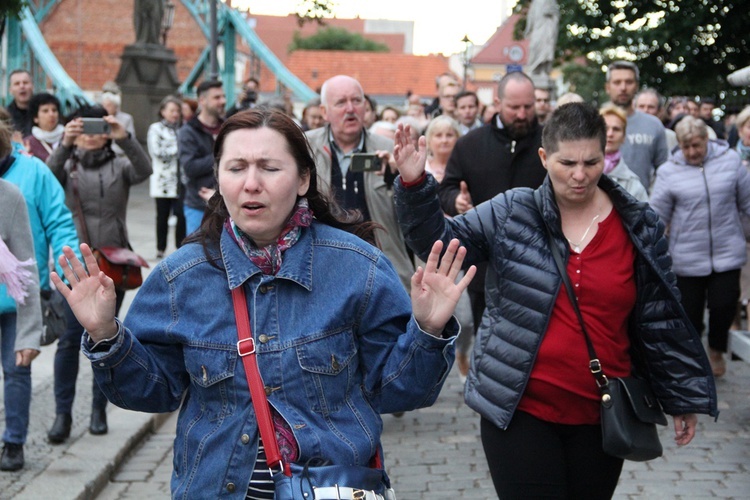 Procesja ewangelizacyjna ulicami Wrocławia