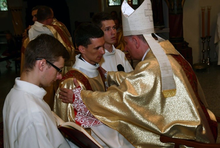 Święcenia diakonatu