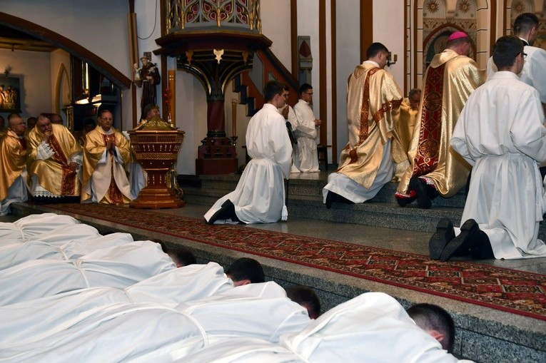Święcenia diakonatu
