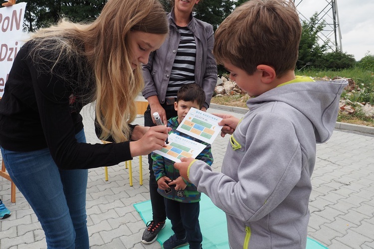 Piknik w parafii MB Nieustającej Pomocy w Mistrzejowicach