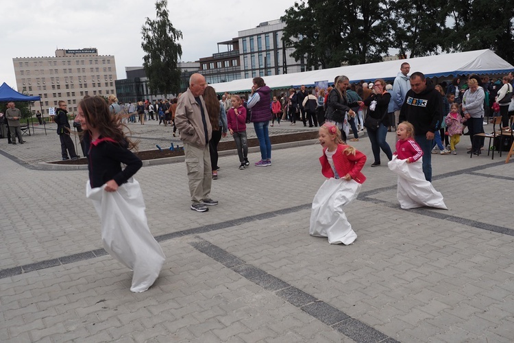 Piknik w parafii MB Nieustającej Pomocy w Mistrzejowicach