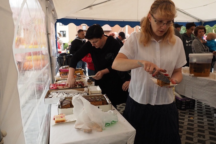 Piknik w parafii MB Nieustającej Pomocy w Mistrzejowicach