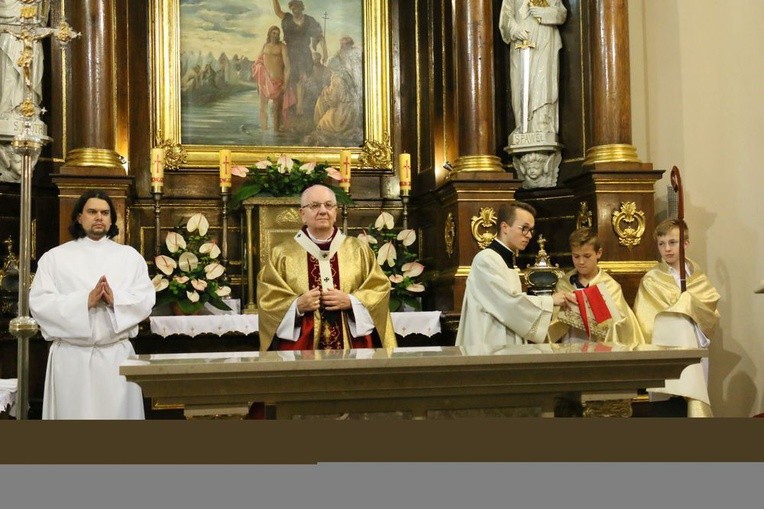 Konsekracja ołtarza w Nałęczowie